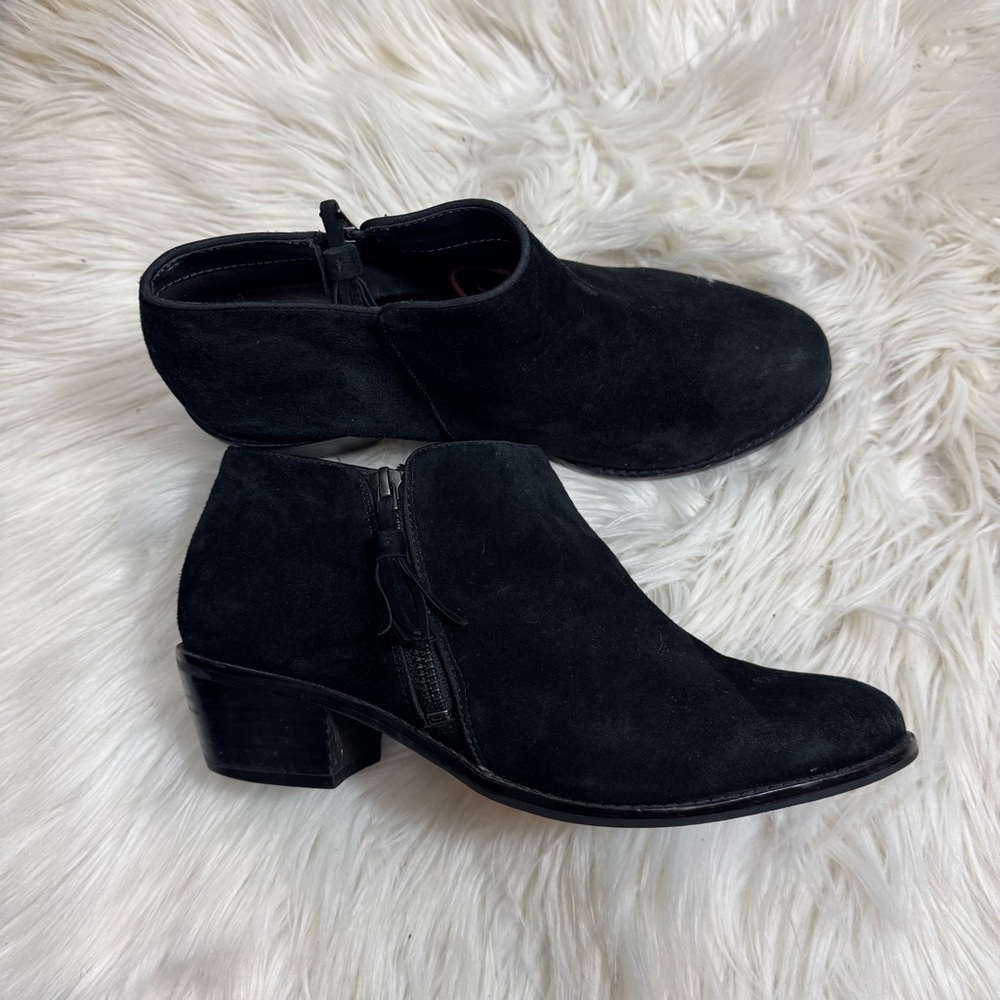 Vionic Black Leather Serena Ankle Booties